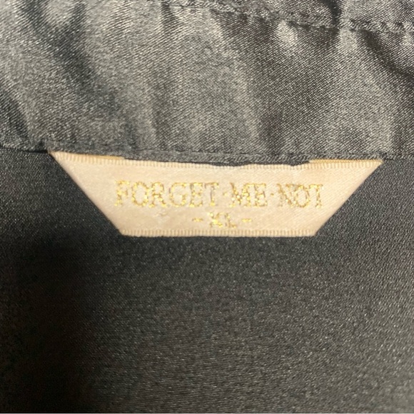 Forget Me Not Women's Black Long Sleeve Satin Button Up Shirt Sz XL V-neck Light - Picture 3 of 6